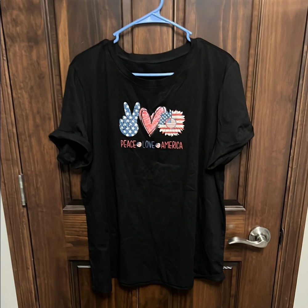 NWOT- Peace / Love / America Short Sleeve Tee